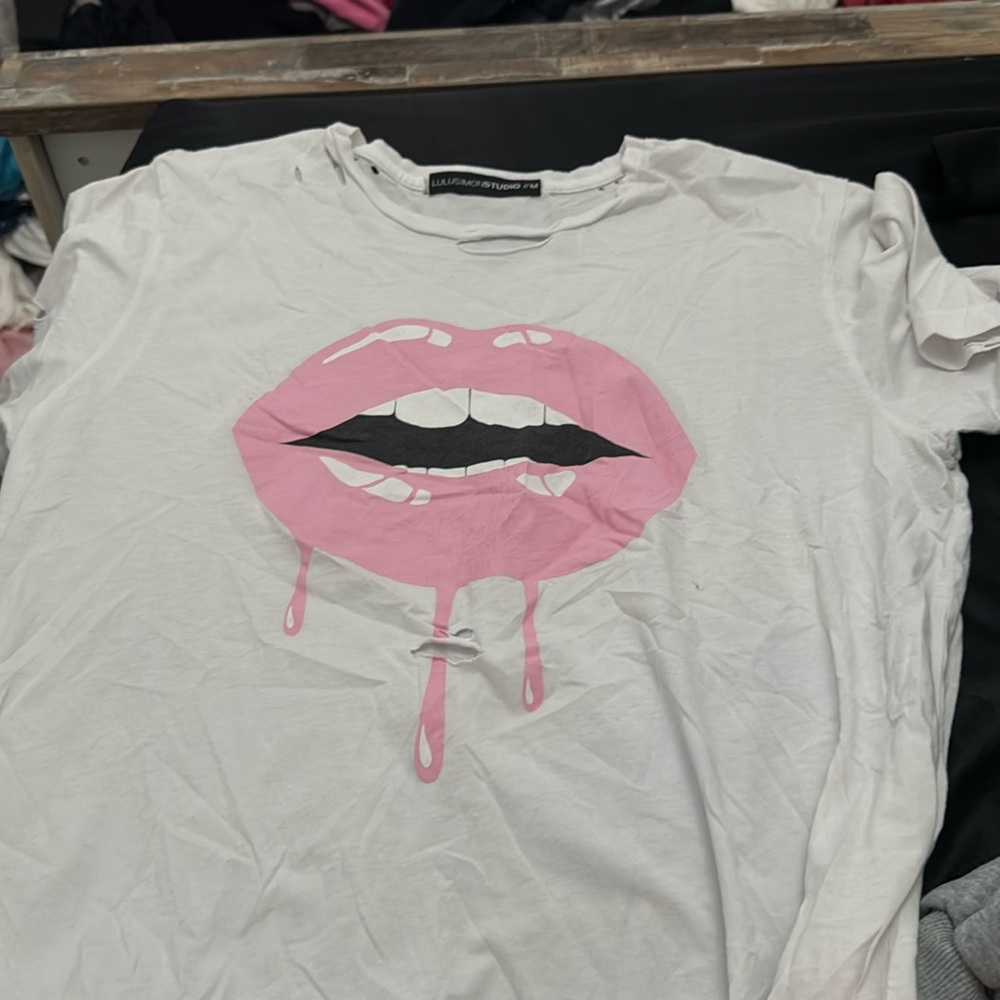 boutique graphic t